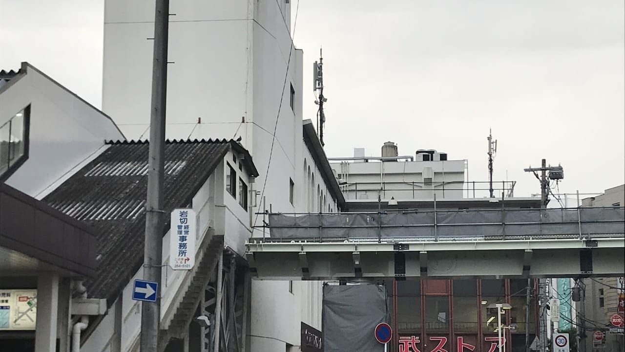 建設中の上福岡駅の歩道橋