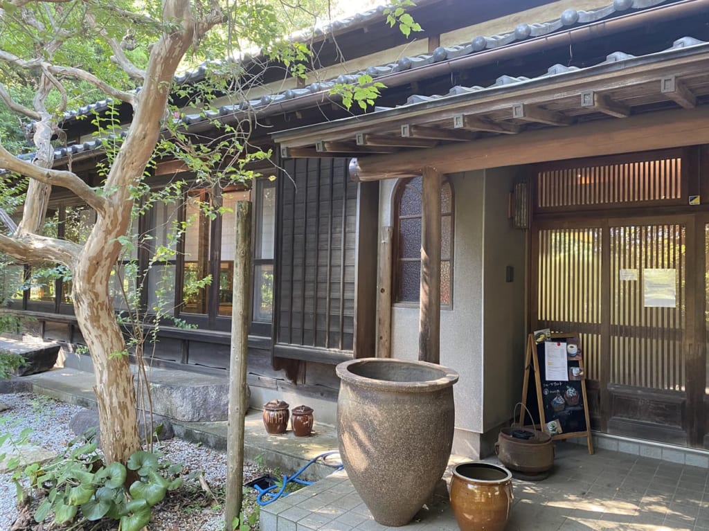 雑木林の茶屋　縁側日和外観