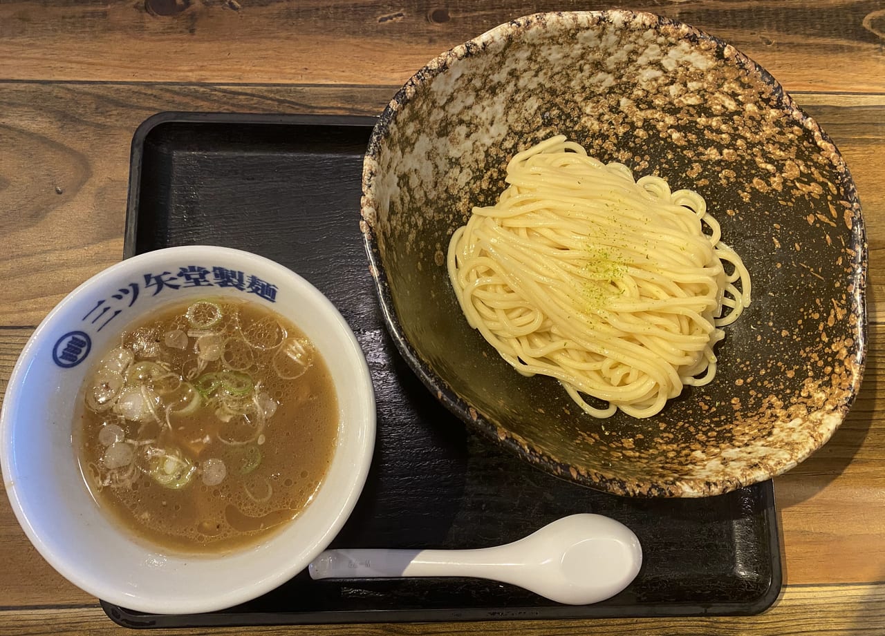三ツ矢堂製麺の麺