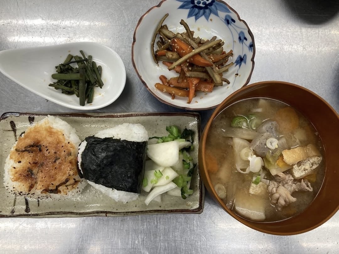 2025年7月30日オープン新鮮野菜とおばあちゃんのおむすびや"ありがとや"