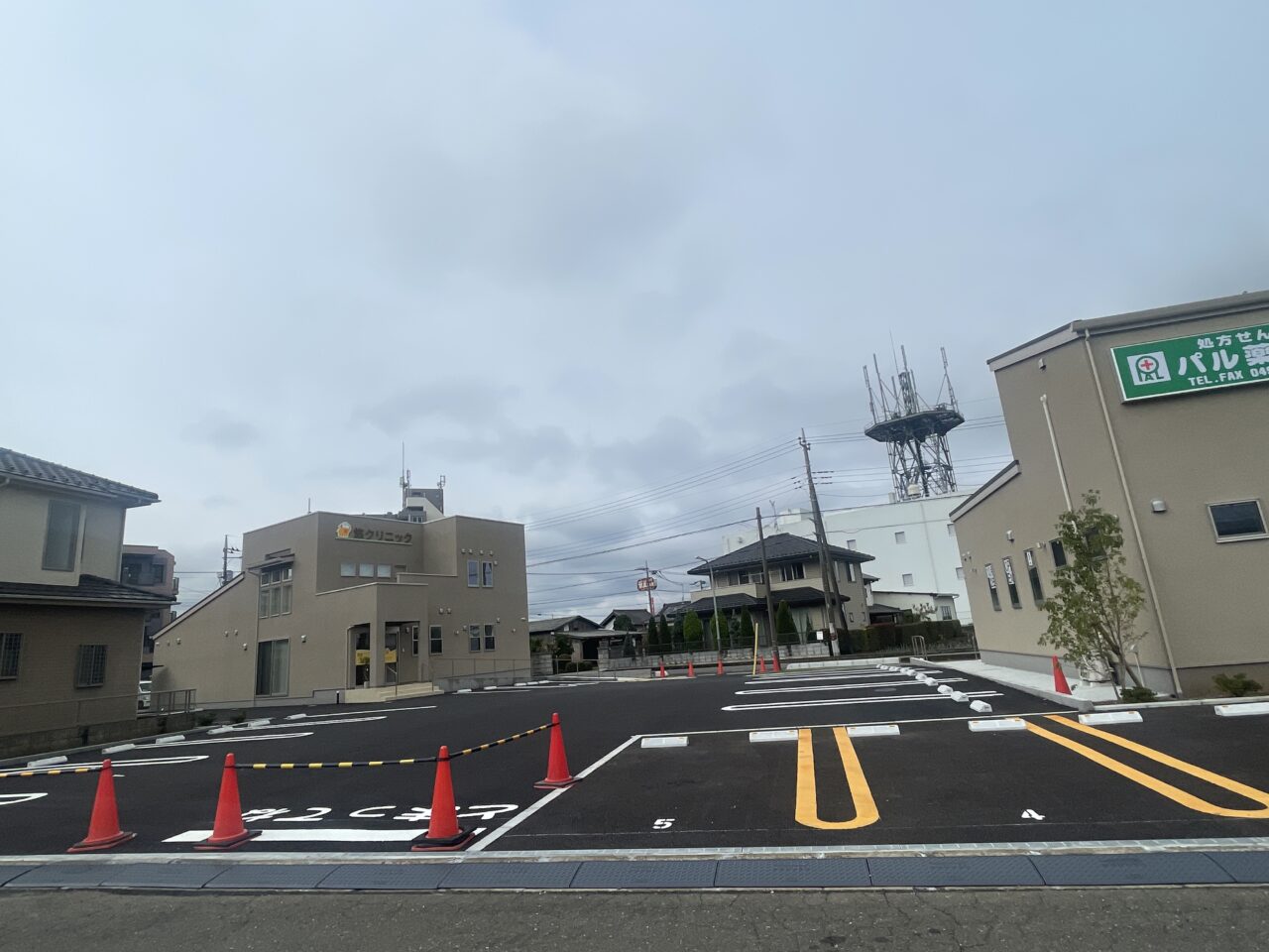 悠クリニック駐車場