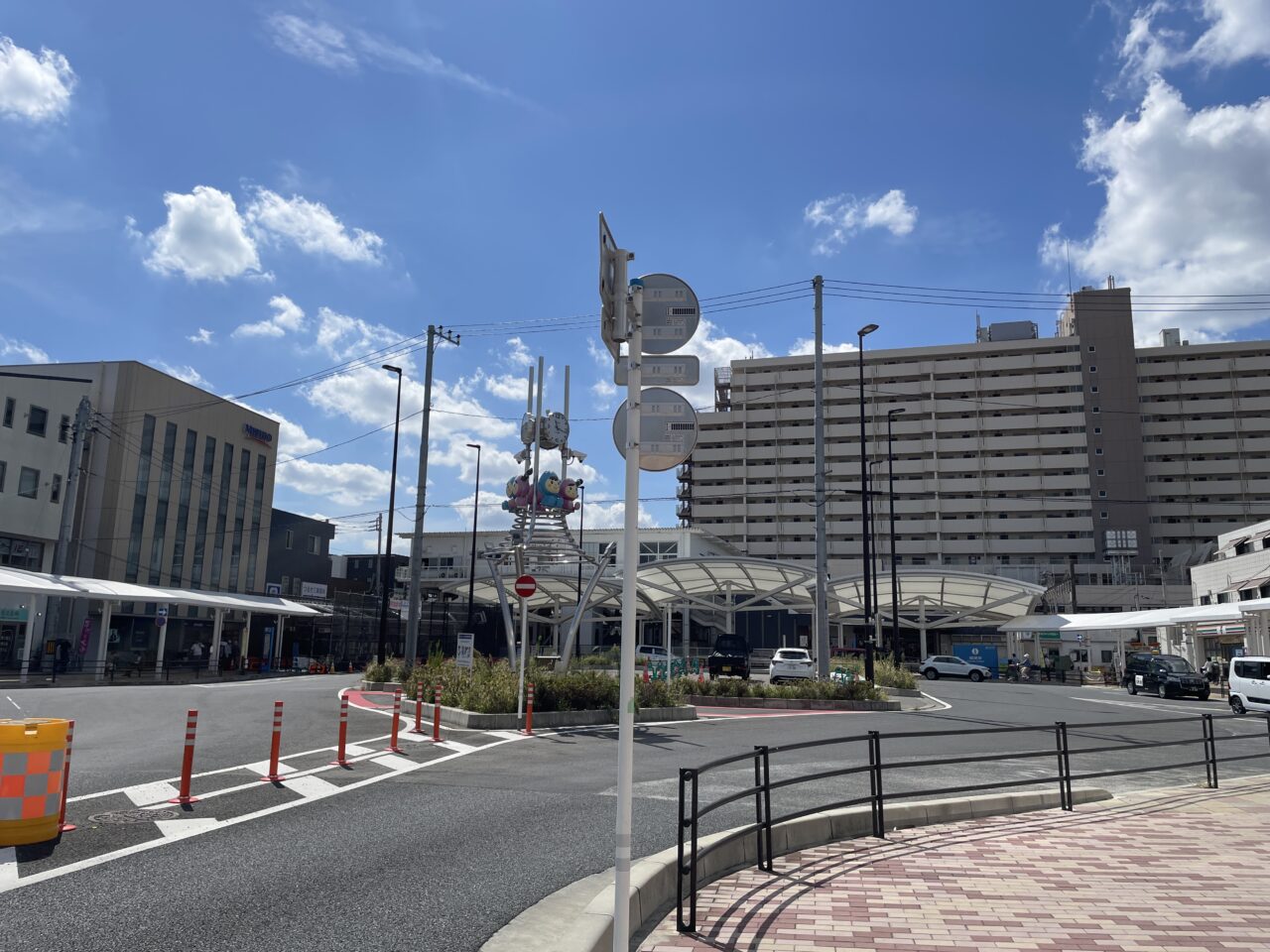 鶴瀬駅東口ロータリー
