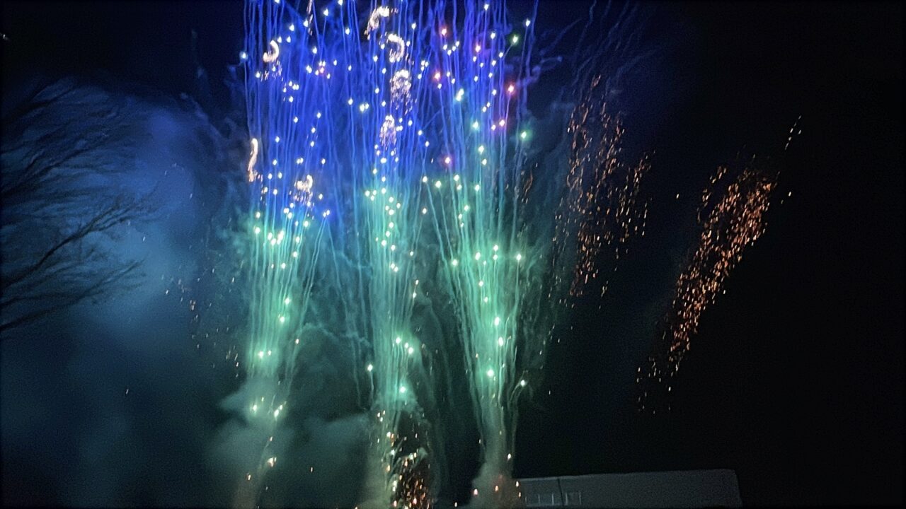 サンタ花火事業